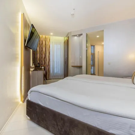 Royal Capital Hotel
