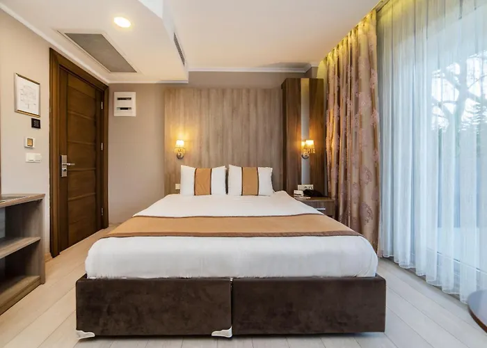 Hotel Royal Capital 3*